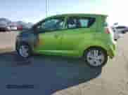 2015 Chevrolet Spark LS z VIN KL8CB6S98FC750669, wystawiony jako Copart lot #67910205 z przebiegiem 70 452 mil mil oraz Szkoda całkowita • Salvage title. Historia ofert i sprzedaży dostępna na DreamBid. Obrazek 2.