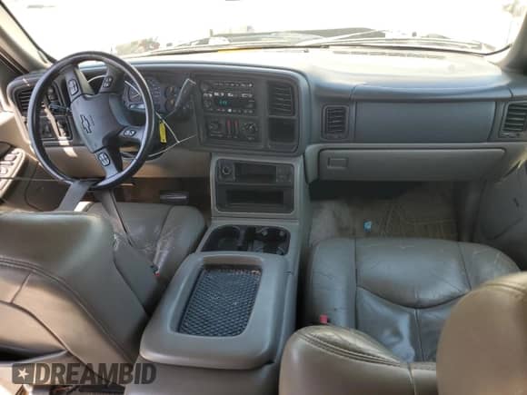 2003 Chevrolet Suburban Z71 with VIN 3GNFK16TX3G178890, listed as a Copart auction lot 62189535 with 158,090 mi miles and Salvage title. Bid and sale history available at DreamBid. Image 8.