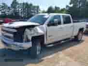 2017 Chevrolet Silverado 2500HD LT z VIN 1GC1KVEY9HF181540, wystawiony jako IAAI lot #43017957 z przebiegiem 198 394 mil mil oraz . Historia ofert i sprzedaży dostępna na DreamBid. Obrazek 2.