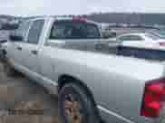 2007 Dodge 1500 SLT с VIN 1D7HA18287S251218, выставлен на аукционе IAAI как лот 41123481 с пробегом 312 345 миль миль и . История ставок и продаж доступна на DreamBid. Изображение 3.