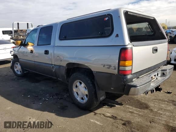 2004 GMC Sierra 1500 SLT with VIN 2GTEK13TX41356574, listed as a Copart auction lot 81002774 with 235,272 mi miles and Salvage title. Bid and sale history available at DreamBid. Image 2.