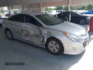 2015 Hyundai Sonata z VIN KMHEC4A43FA135221, wystawiony jako IAAI lot #42962040 z przebiegiem 106 034 mil mil oraz . Historia ofert i sprzedaży dostępna na DreamBid. Obrazek 1.