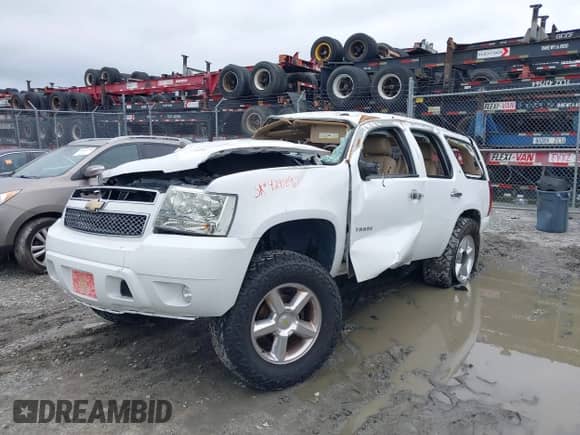 2011 Chevrolet Tahoe LT с VIN 1GNSKBE02BR287824, выставлен на аукционе IAAI как лот 42918967 с пробегом 205 731 миль миль и . История ставок и продаж доступна на DreamBid. Изображение 18.