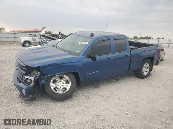 2018 Chevrolet Silverado 1500 LT z VIN 1GCVKREC4JZ215756, wystawiony jako Copart lot #70937845 z przebiegiem Nie podano mil oraz Szkoda całkowita • Salvage title. Historia ofert i sprzedaży dostępna na DreamBid. Obrazek 1.