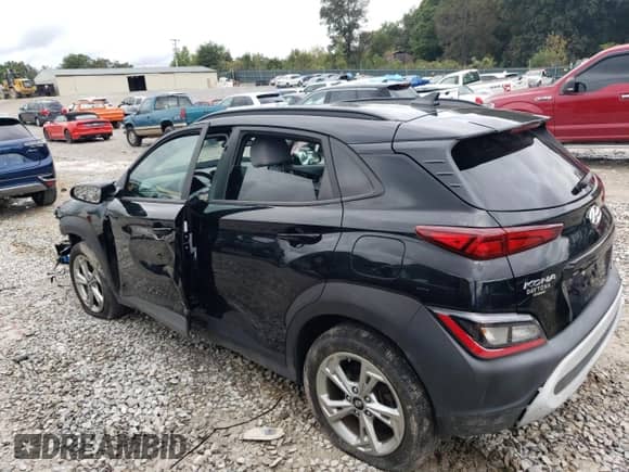 2023 Hyundai Kona SEL z VIN KM8K6CABXPU986919, wystawiony jako Copart lot #83876195 z przebiegiem 13 607 mil mil oraz Szkoda całkowita • Salvage title. Historia ofert i sprzedaży dostępna na DreamBid. Obrazek 2.