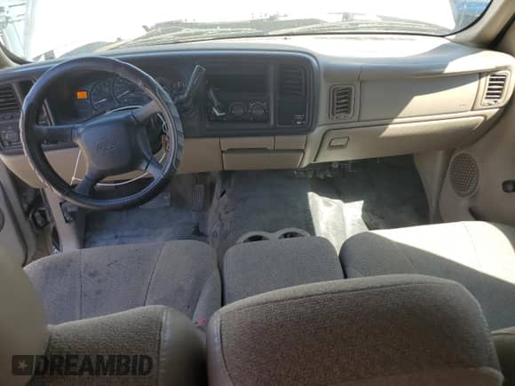 2002 Chevrolet Silverado 1500 LS with VIN 2GCEC19W621205419, listed as a Copart auction lot 68304165 with 140,481 mi miles and Salvage title. Bid and sale history available at DreamBid. Image 8.
