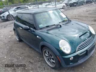2003 MINI Hardtop S with VIN WMWRE33423TD67347, listed as a IAAI auction lot 42267289 with 79,740 mi miles and . Bid and sale history available at DreamBid. Image 6.