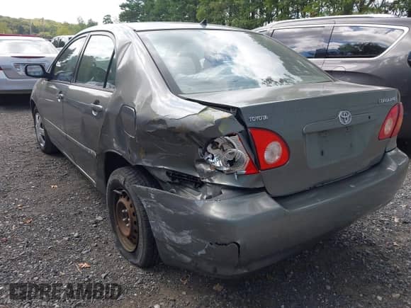 2004 Toyota Corolla CE z VIN 2T1BR32EX4C298397, wystawiony jako IAAI lot #43146829 z przebiegiem 160 310 mil mil oraz . Historia ofert i sprzedaży dostępna na DreamBid. Obrazek 3.