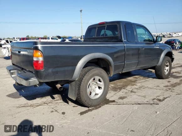 2004 Toyota Tacoma PreRunner with VIN 5TESN92N04Z379711, listed as a Copart auction lot 83815045 with 260,921 mi miles and Salvage title. Bid and sale history available at DreamBid. Image 3.