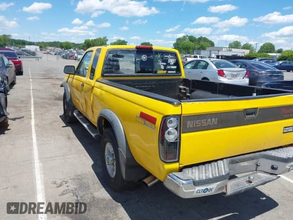 2000 Nissan Frontier XE с VIN 1N6ED26T7YC360056, выставлен на аукционе IAAI как лот 42354804 с пробегом Не указан миль и . История ставок и продаж доступна на DreamBid. Изображение 3.