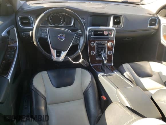 2016 Volvo S60 T5 Platinum с VIN YV4612UM3G2000408, выставлен на аукционе Copart как лот 51569394 с пробегом 66 094 миль миль и . История ставок и продаж доступна на DreamBid. Изображение 8.