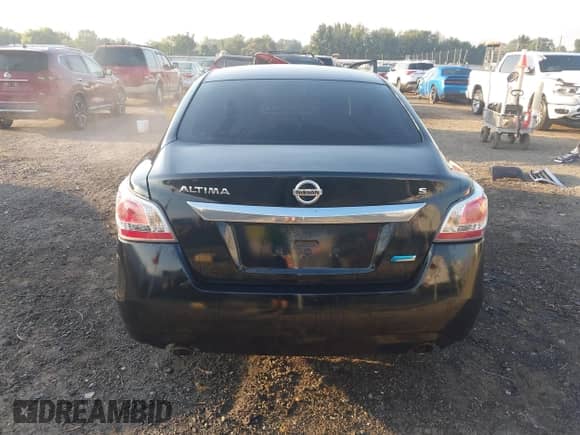 2015 Nissan Altima S z VIN 1N4AL3AP2FC228281, wystawiony jako IAAI lot #43253323 z przebiegiem 157 843 mil mil oraz . Historia ofert i sprzedaży dostępna na DreamBid. Obrazek 17.