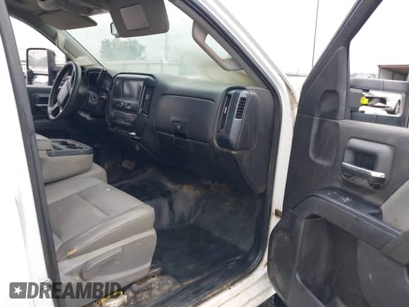 2017 Chevrolet Silverado 2500HD Work Truck z VIN 1GC1KUEY5HF235460, wystawiony jako IAAI lot #42482697 z przebiegiem Nie podano mil oraz . Historia ofert i sprzedaży dostępna na DreamBid. Obrazek 5.