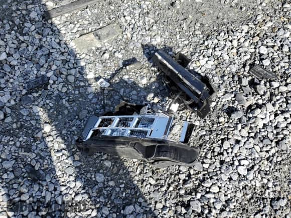 2020 Cadillac Escalade Premium Luxury с VIN 1GYS4CKJ5LR174712, выставлен на аукционе Copart как лот 60895805 с пробегом 46 707 миль миль и Списание • Salvage title. История ставок и продаж доступна на DreamBid. Изображение 13.