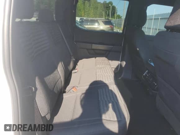 2023 Ford F-150 XL z VIN 1FTFW1E55PFB16935, wystawiony jako Copart lot #68186445 z przebiegiem 40 765 mil mil oraz Szkoda całkowita • Salvage title. Historia ofert i sprzedaży dostępna na DreamBid. Obrazek 10.