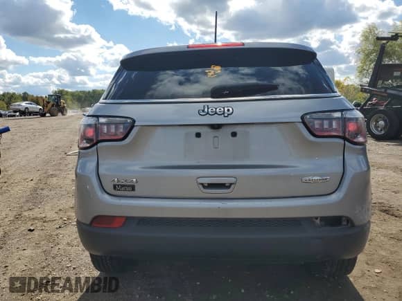 2018 Jeep Compass Latitude z VIN 3C4NJDBB8JT354863, wystawiony jako Copart lot #85850875 z przebiegiem 92 084 mil mil oraz Szkoda całkowita • Salvage title. Historia ofert i sprzedaży dostępna na DreamBid. Obrazek 6.