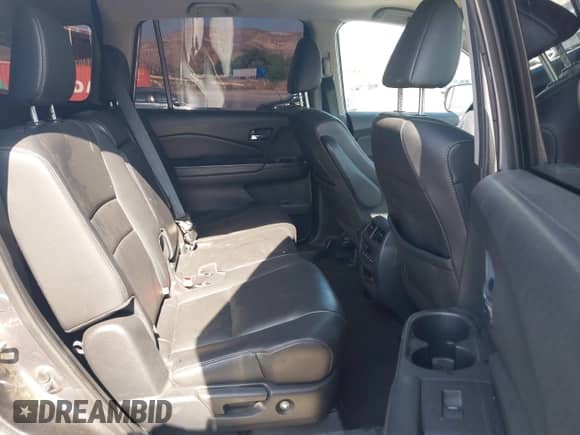 2018 Honda Pilot EX-L z VIN 5FNYF6H57JB044438, wystawiony jako IAAI lot #42996544 z przebiegiem 86 612 mil mil oraz . Historia ofert i sprzedaży dostępna na DreamBid. Obrazek 8.