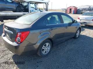 2013 Chevrolet Sonic LT с VIN 1G1JC5SH8D4206864, выставлен на аукционе IAAI как лот 43242983 с пробегом 134 554 миль миль и . История ставок и продаж доступна на DreamBid. Изображение 4.