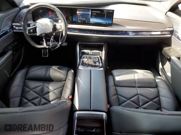 2024 BMW 7 Series 740i z VIN WBA23EH08RCP77438, wystawiony jako Copart lot #54239425 z przebiegiem 75 102 mil mil oraz Szkoda całkowita • Salvage title. Historia ofert i sprzedaży dostępna na DreamBid. Obrazek 8.