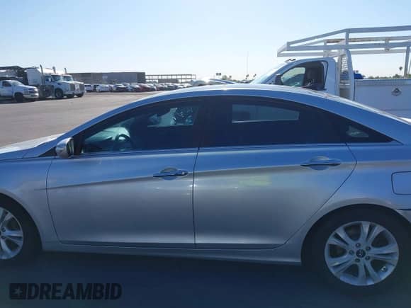 2012 Hyundai Sonata Limited с VIN 5NPEC4AC4CH393571, выставлен на аукционе IAAI как лот 42510310 с пробегом 239 103 миль миль и . История ставок и продаж доступна на DreamBid. Изображение 14.