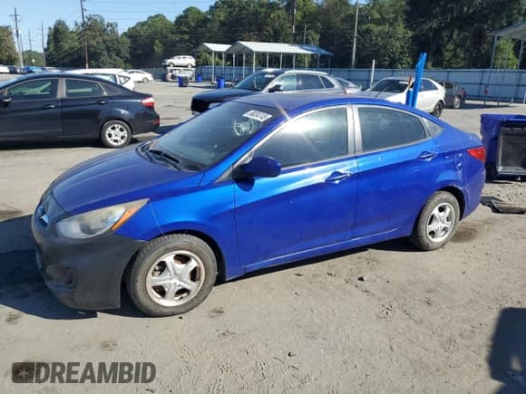 2014 Hyundai Accent GLS z VIN KMHCT4AE1EU647671, wystawiony jako Copart lot #90034745 z przebiegiem 213 953 mil mil oraz Czysty tytuł • Clean title. Historia ofert i sprzedaży dostępna na DreamBid. Obrazek 1.