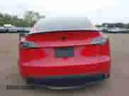 2022 Tesla Model Y Long Range с VIN 7SAYGDEE4NF517341, выставлен на аукционе IAAI как лот 43300755 с пробегом 24 092 миль миль и . История ставок и продаж доступна на DreamBid. Изображение 19.