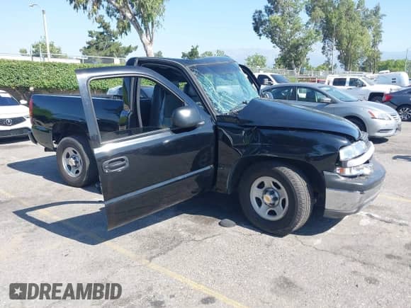 2000 Chevrolet Silverado 1500 LS with VIN 1GCEC14W7YZ147831, listed as a IAAI auction lot 42386307 with Not provided miles and . Bid and sale history available at DreamBid. Image 1.