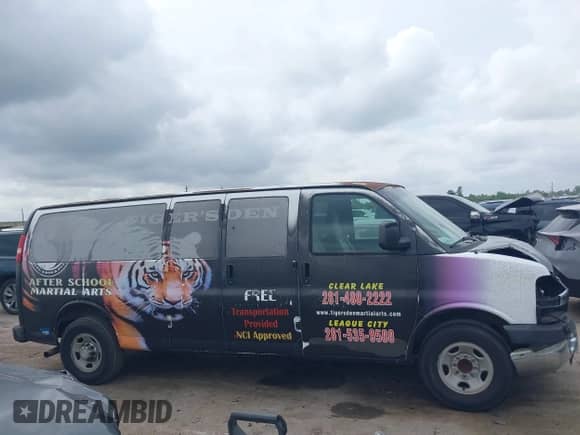 2008 Chevrolet Express Passenger with VIN 1GAHG39K281178303, listed as a IAAI auction lot 42140478 with 96,078 mi miles and . Bid and sale history available at DreamBid. Image 13.