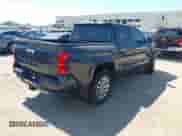 2025 Toyota Tacoma SR с VIN 3TMLB5JN7SM114625, выставлен на аукционе IAAI как лот 42519474 с пробегом 3 211 миль миль и . История ставок и продаж доступна на DreamBid. Изображение 4.