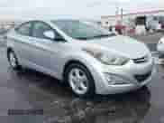 2015 Hyundai Elantra SE с VIN KMHDH4AE4FU279106, выставлен на аукционе IAAI как лот 43072976 с пробегом 57 407 миль миль и . История ставок и продаж доступна на DreamBid. Изображение 1.
