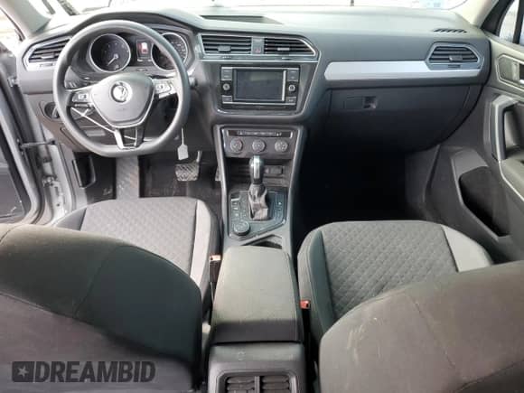 2019 Volkswagen Tiguan S с VIN 3VV0B7AX1KM186423, выставлен на аукционе Copart как лот 48183965 с пробегом 73 609 миль миль и Списание • Salvage title. История ставок и продаж доступна на DreamBid. Изображение 8.