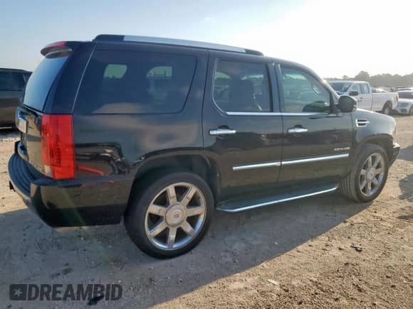 2014 Cadillac Escalade Luxury with VIN 1GYS3BEF6ER223701, listed as a Copart auction lot 68883495 with 150,580 mi miles and Clean title. Bid and sale history available at DreamBid. Image 3.