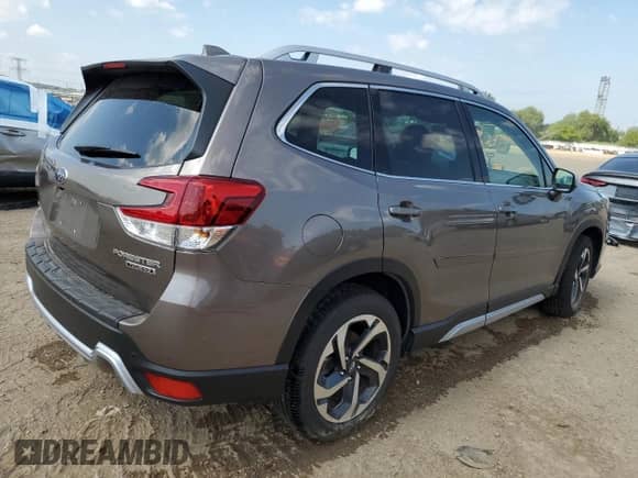 2022 Subaru Forester Touring z VIN JF2SKARC5NH461243, wystawiony jako Copart lot #68267745 z przebiegiem 22 221 mil mil oraz Szkoda całkowita • Salvage title. Historia ofert i sprzedaży dostępna na DreamBid. Obrazek 3.
