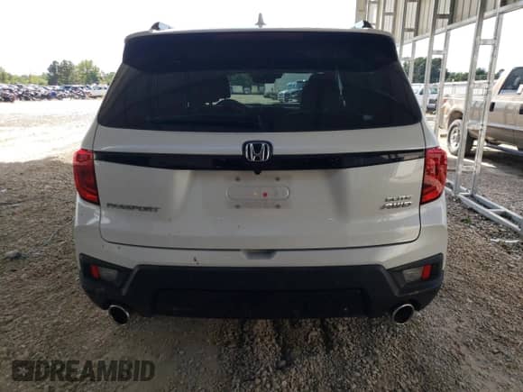 2022 Honda Passport Elite with VIN 5FNYF8H01NB015037, listed as a Copart auction lot 68884275 with 39,956 mi miles and Salvage title. Bid and sale history available at DreamBid. Image 6.
