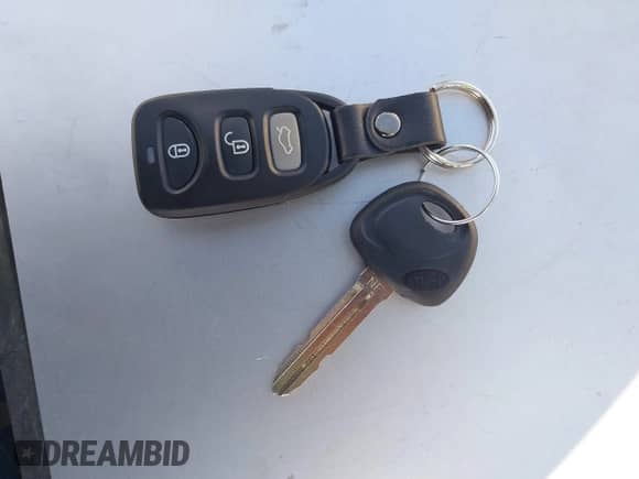 2012 Hyundai Santa Fe Limited with VIN 5XYZK4AG1CG136687, listed as a IAAI auction lot 42278275 with 138,764 mi miles and . Bid and sale history available at DreamBid. Image 11.