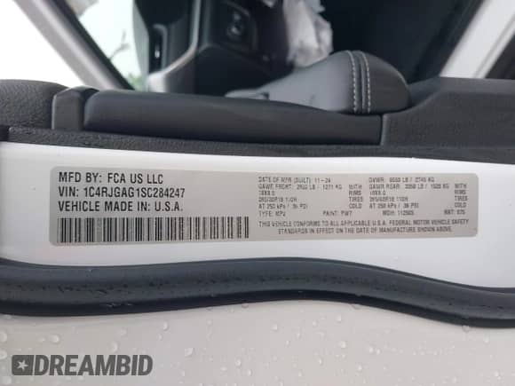 2025 Jeep Grand Cherokee Altitude with VIN 1C4RJGAG1SC284247, listed as a IAAI auction lot 42153557 with 4,539 mi miles and . Bid and sale history available at DreamBid. Image 9.