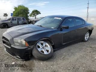 2013 Dodge Charger SE с VIN 2C3CDXBG6DH717951, выставлен на аукционе Copart как лот 62427055 с пробегом 131 247 миль миль и Списание • Salvage title. История ставок и продаж доступна на DreamBid. Изображение 1.