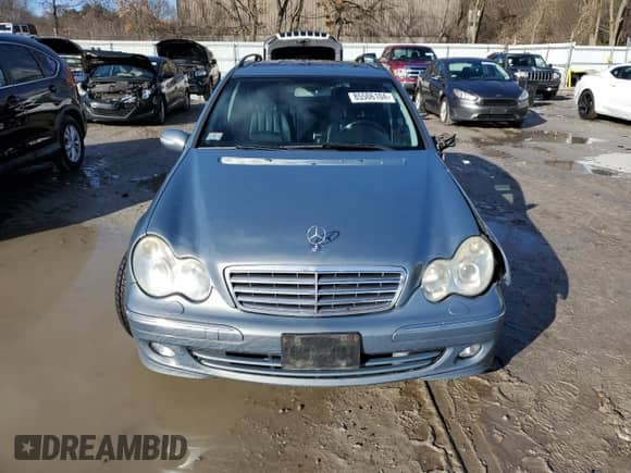 2005 Mercedes-Benz C 240 with VIN WDBRH81J05F552977, listed as a Copart auction lot 85506104 with 185,373 mi miles and Clean title. Bid and sale history available at DreamBid. Image 5.