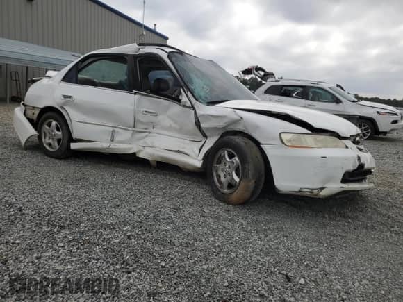2000 Honda Accord EX with VIN 1HGCG1651YA073340, listed as a Copart auction lot 81642825 with 184,465 mi miles and Salvage title. Bid and sale history available at DreamBid. Image 4.