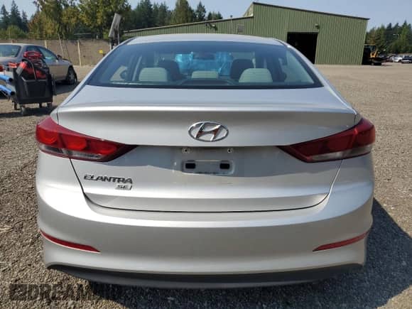 2018 Hyundai Elantra SE z VIN 5NPD74LF7JH214783, wystawiony jako Copart lot #70204745 z przebiegiem 32 366 mil mil oraz Szkoda całkowita • Salvage title. Historia ofert i sprzedaży dostępna na DreamBid. Obrazek 6.