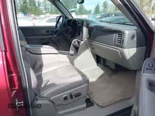 2005 Chevrolet Suburban LT z VIN 1GNFK16ZX5J118713, wystawiony jako IAAI lot #43465273 z przebiegiem 231 992 mil mil oraz . Historia ofert i sprzedaży dostępna na DreamBid. Obrazek 5.