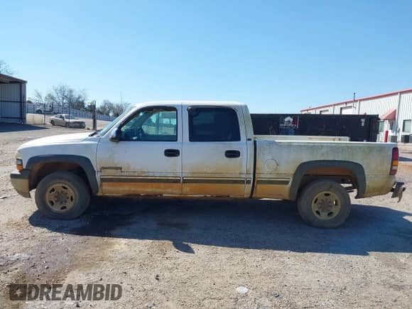 2001 Chevrolet Silverado 1500HD LS z VIN 1GCGC13U61F172302, wystawiony jako IAAI lot #41764662 z przebiegiem 218 807 mil mil oraz . Historia ofert i sprzedaży dostępna na DreamBid. Obrazek 15.