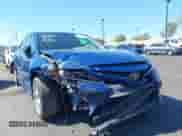 2023 Toyota Camry SE z VIN 4T1T11AK6PU158700, wystawiony jako IAAI lot #43312055 z przebiegiem 49 320 mil mil oraz . Historia ofert i sprzedaży dostępna na DreamBid. Obrazek 6.