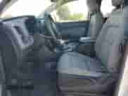 2020 Chevrolet Colorado 2WD Work Truck z VIN 1GCHSBEN6L1144020, wystawiony jako Copart lot #82125655 z przebiegiem 93 891 mil mil oraz Szkoda całkowita • Salvage title. Historia ofert i sprzedaży dostępna na DreamBid. Obrazek 7.