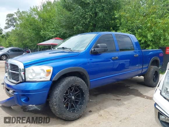 2009 Dodge 2500 SLT with VIN 3D7KS29L19G538216, listed as a IAAI auction lot 42805578 with 184,566 mi miles and . Bid and sale history available at DreamBid. Image 15.
