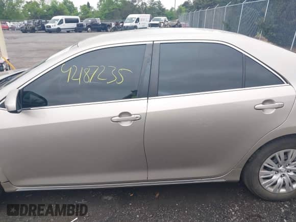 2013 Toyota Camry LE z VIN 4T1BD1FK2DU090421, wystawiony jako IAAI lot #42187235 z przebiegiem 145 899 mil mil oraz . Historia ofert i sprzedaży dostępna na DreamBid. Obrazek 14.