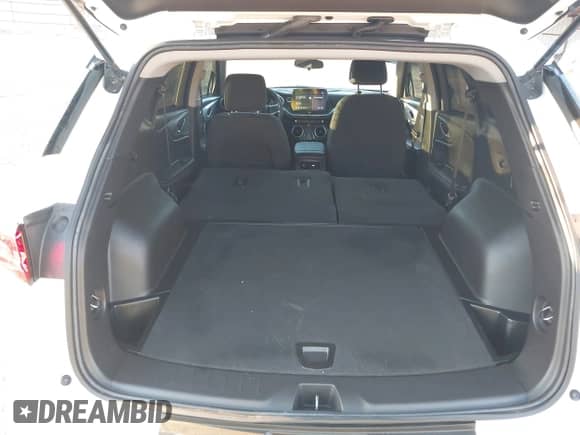 2023 Chevrolet Blazer LT с VIN 3GNKBHR44PS168080, выставлен на аукционе IAAI как лот 43450175 с пробегом 28 257 миль миль и . История ставок и продаж доступна на DreamBid. Изображение 21.