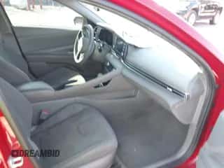 2022 Hyundai Elantra SEL z VIN KMHLM4AG5NU346450, wystawiony jako IAAI lot #43163265 z przebiegiem 81 488 mil mil oraz . Historia ofert i sprzedaży dostępna na DreamBid. Obrazek 5.