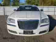 2012 Chrysler 300 Limited z VIN 2C3CCACGXCH307327, wystawiony jako Copart lot #82133095 z przebiegiem 226 977 mil mil oraz Szkoda całkowita • Salvage title. Historia ofert i sprzedaży dostępna na DreamBid. Obrazek 5.