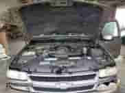 2001 Chevrolet Suburban LS z VIN 3GNEC16T01G210929, wystawiony jako Copart lot #72276304 z przebiegiem 317 653 mil mil oraz Szkoda całkowita • Salvage title. Historia ofert i sprzedaży dostępna na DreamBid. Obrazek 12.